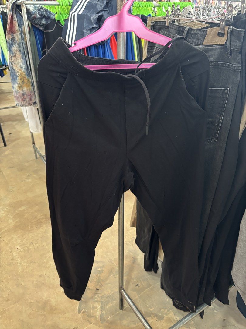 Lululemon ABC Jogger (Category: Activewear) located in Puerto Princesa. Submitted by 18arc (Listing ID 1467008491, Image 2). Description: Lululemon ABC Jogger Pants (unisex) 650 only Excellent Condition.