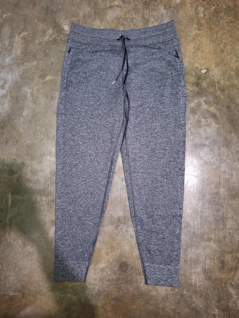 Lululemon Engineered Warmth Relaxed Fit Jogger SizE 10 (Category: Activewear) located in Palayan City. Submitted by erae_lf (Listing ID 1467124786, Image 1). Description: Lululemon Engineered Warmth Relaxed Fit Jogger Brand New Condition Seamless, 3D-Engineered Knit -Engineered knit creates a 3D texture for added warmth -Four-way stretch fabric allows for a full range of motion -Outer face of fabric is an engineered knit with a smooth feel and va