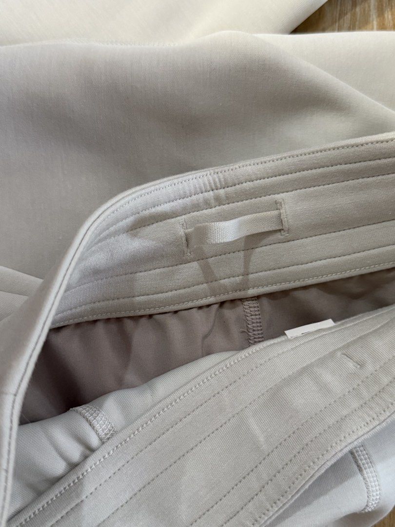 Lululemon medium (Category: Activewear) located in Dasmarinas. Submitted by preloved_brandedbackup (Listing ID 1466979960, Image 2). Description: Like new Medium .
