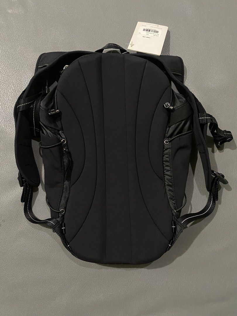 Lululemon Run All Day Backpack Black (Category: Backpacks) located in Pozorrubio. Submitted by izaykite2g (Listing ID 1467114576, Image 2). Description: - Brand: Lululemon - Item: Run All Day Backpack - Color: Black - Size: One Size (O/S) - Condition: Brand new, unused with original store hang tag still attached (HK$1,180) - Features: Lightweight design, adjustable straps, contoured back panel, and multiple secure storage pockets/zippers - Ideal 