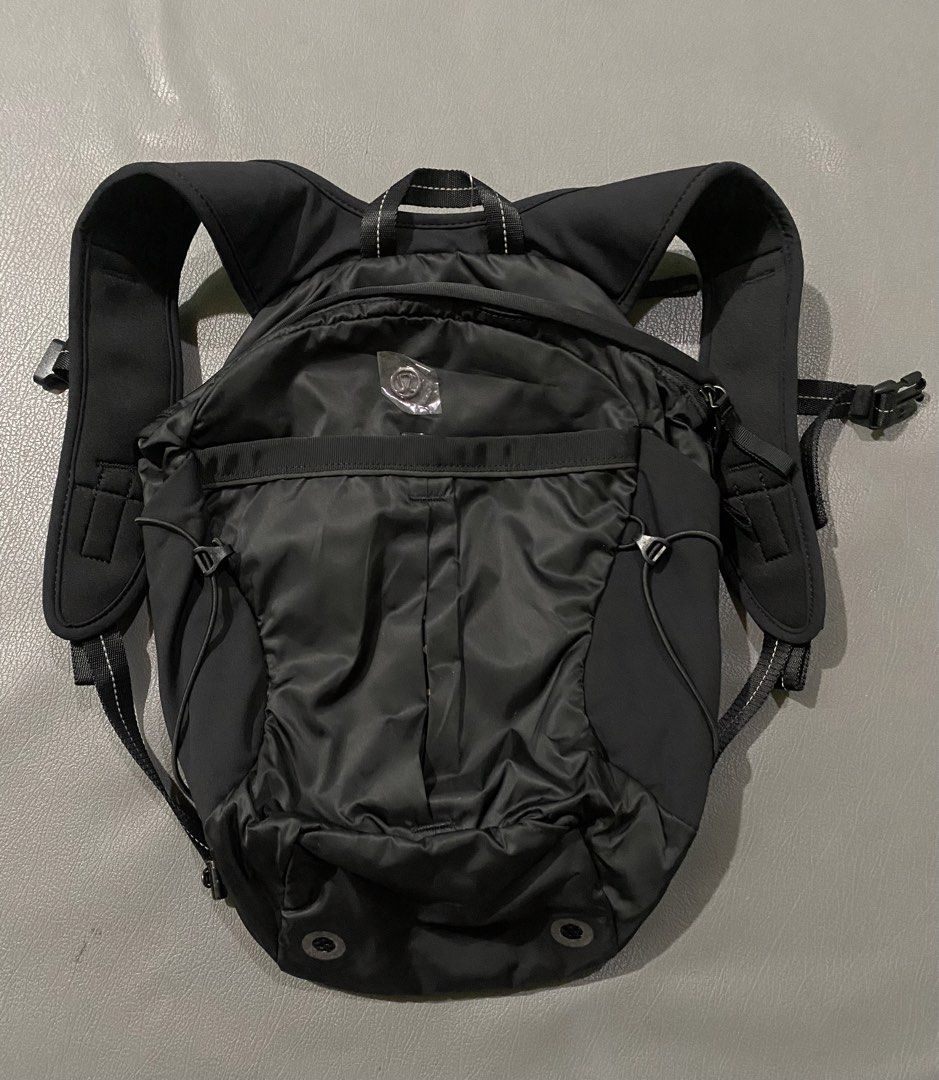 Lululemon Run All Day Backpack Black (Category: Backpacks) located in Pozorrubio. Submitted by izaykite2g (Listing ID 1467114576, Image 1). Description: - Brand: Lululemon - Item: Run All Day Backpack - Color: Black - Size: One Size (O/S) - Condition: Brand new, unused with original store hang tag still attached (HK$1,180) - Features: Lightweight design, adjustable straps, contoured back panel, and multiple secure storage pockets/zippers - Ideal 
