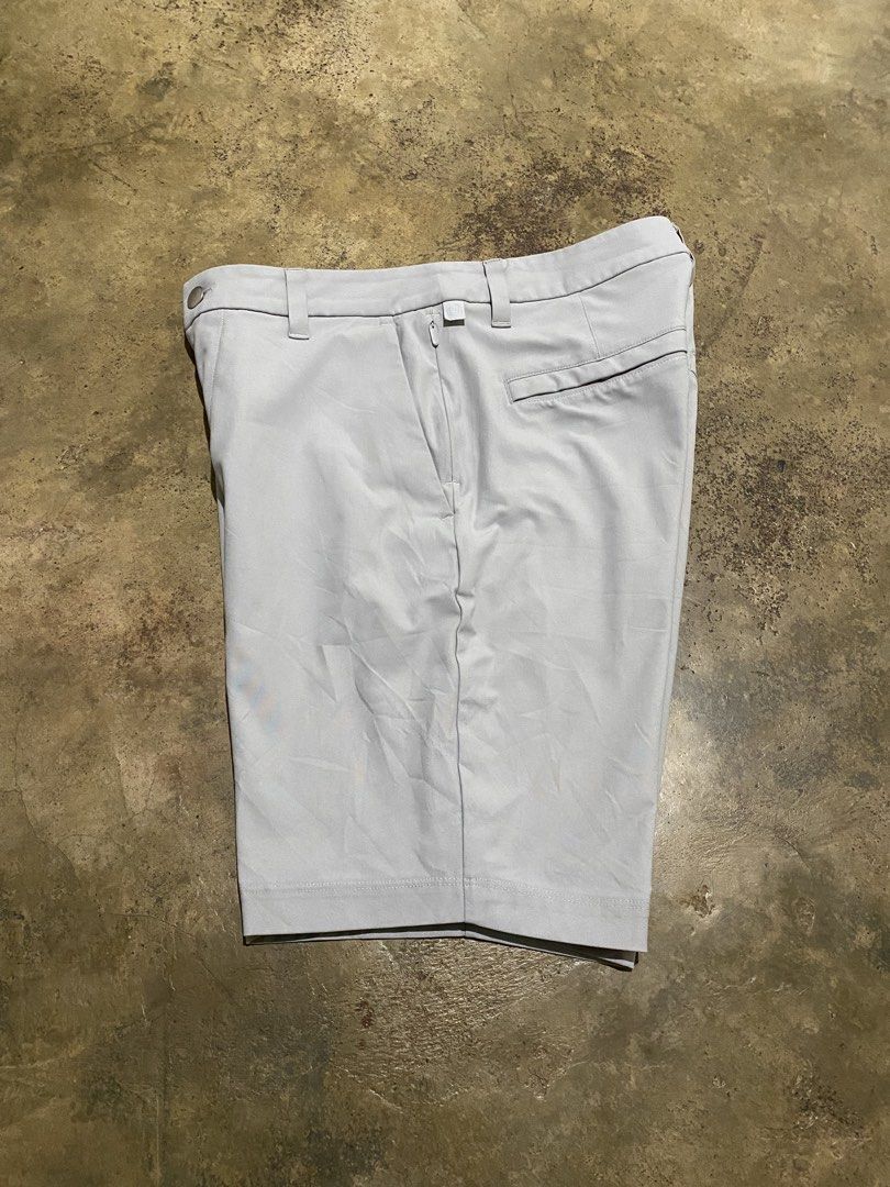 Lululemon shorts (Category: Shorts) located in Tabaco. Submitted by centthrif55361 (Listing ID 1467071166, Image 2). Description: Lululemon W:28-31 L:18 Excellent condition Color rate 9.7/10 .