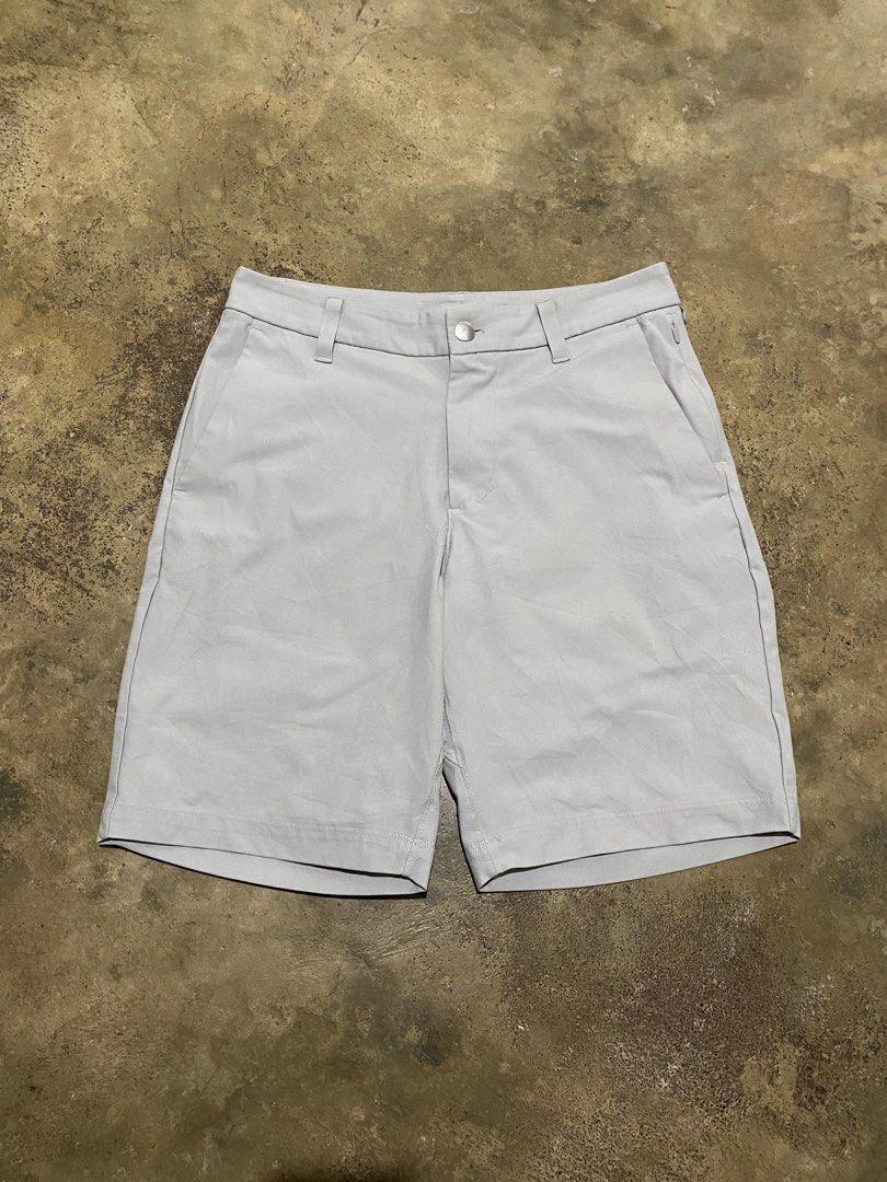 Lululemon shorts (Category: Shorts) located in Tabaco. Submitted by centthrif55361 (Listing ID 1467071166, Image 1). Description: Lululemon W:28-31 L:18 Excellent condition Color rate 9.7/10 .