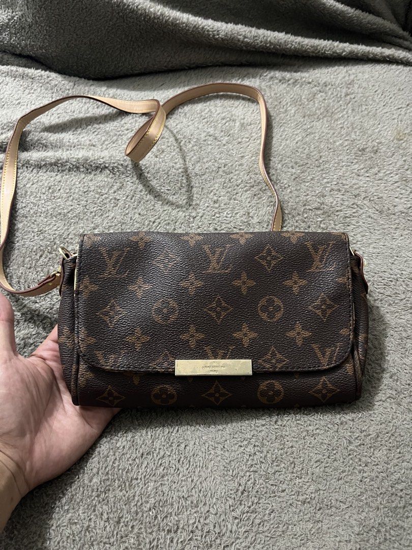 Lv slingbag (Category: Purses & Pouches) located in Manila. Submitted by owjayy01 (Listing ID 1467140369, Image 1). Description: louis vuitton sling bag.