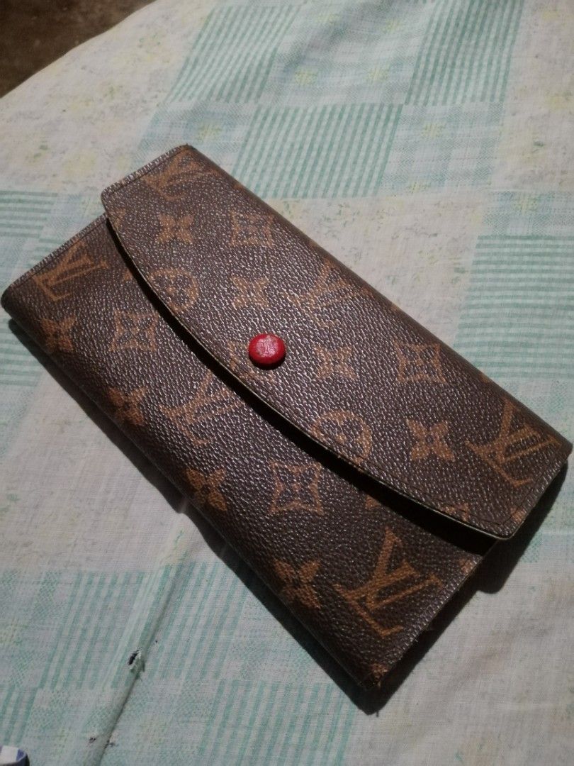 LV wallet monogram canvas (Category: Luxury Bags & Wallets) located in Manila. Submitted by justthriftright. (Listing ID 1467075469, Image 1). Description: excellent condition no issue.