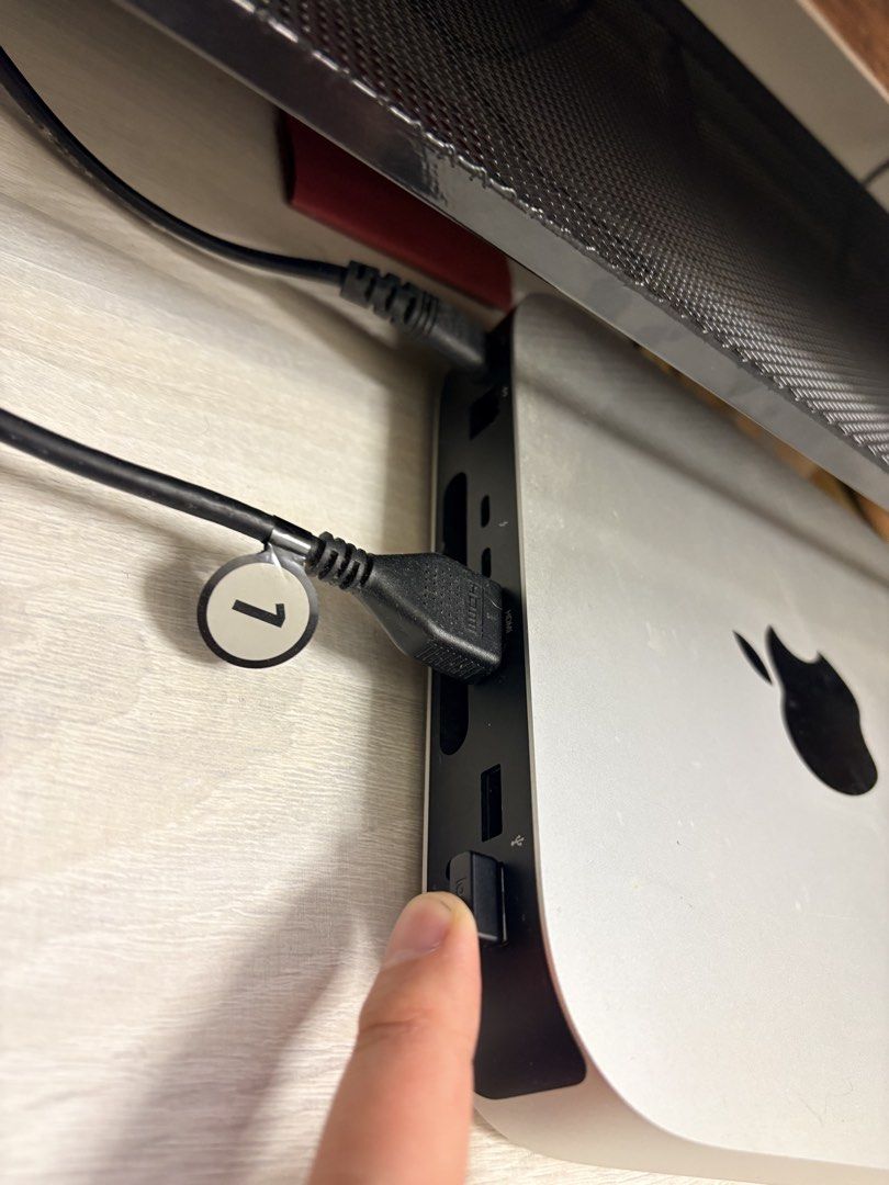 Mac Mini 2020 M1 8GB RAM 512 GB SSD （分類：桌上電腦）位於 Hong Kong。 由 jackchan1805 提交（商品編號 1467126767，圖片 3）。簡介： 運作正常mac mini 可供作養龍蝦 本地運行伺服器之用。