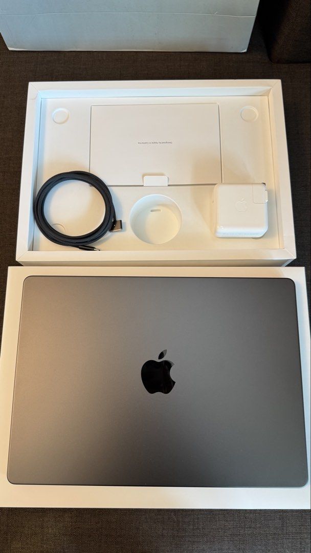 MacBook Pro 14-inch M5 (Category: Laptops & Notebooks) located in Mandaluyong City. Submitted by khriscruz (Listing ID 1467037269, Image 2). Description: 14-inch MacBook Pro M5 in Space Black Specifications: • Chip: Apple M5 • CPU: 10-core • GPU: 10-core • Memory: 16GB Unified Memory • Storage: 512GB SSD • Battery Health: 100% • Cycle Count: 40 only • Warranty until November 30, 2026 99% smooth and in excellent working condition Low battery cycle