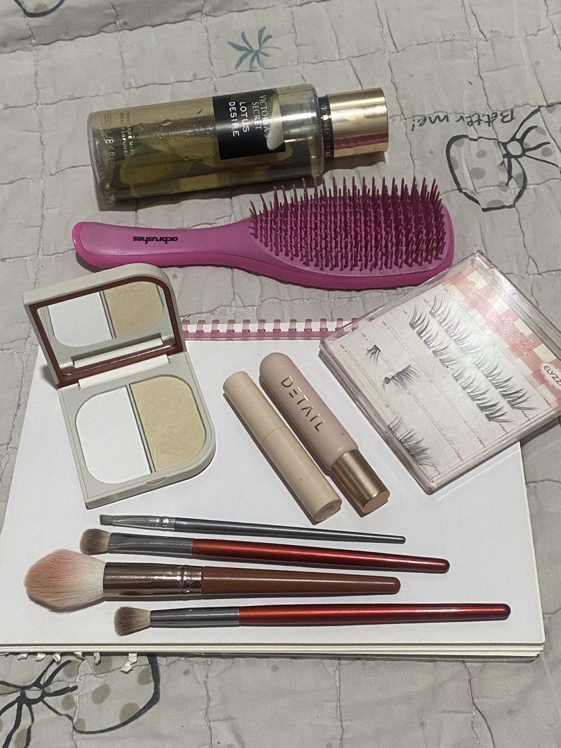 Makeup bundle (Category: Makeup) located in Manila. Submitted by toastybread (Listing ID 1467044945, Image 3). Description: .