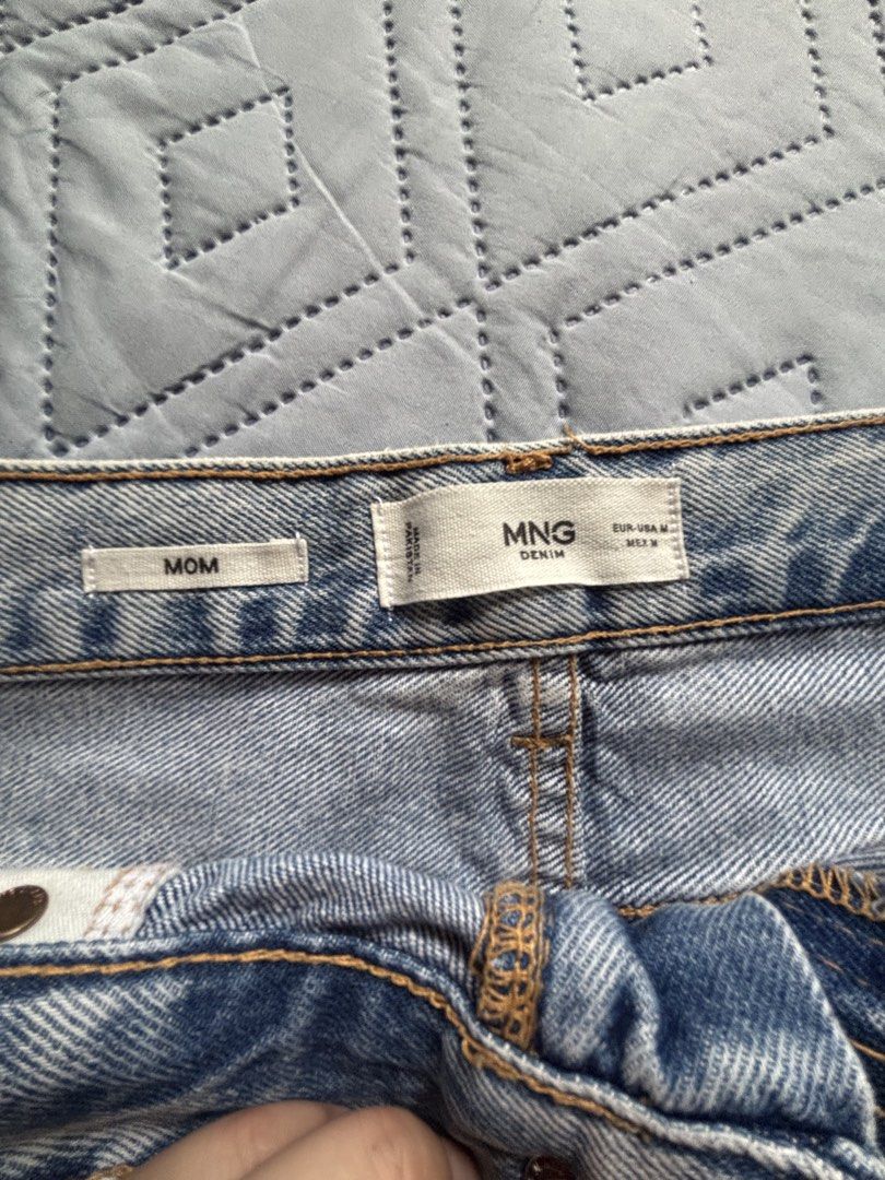 Mango denim mini skirt (Category: Skirts) located in Calamba. Submitted by rache31 (Listing ID 1466998570, Image 2). Description: Mango denim mini skirt.