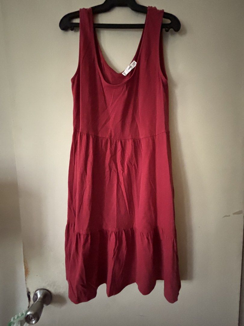 Mango red cotton dress (Category: Dresses) located in Calamba. Submitted by rache31 (Listing ID 1467001538, Image 1). Description: Mango red dress Cotton.