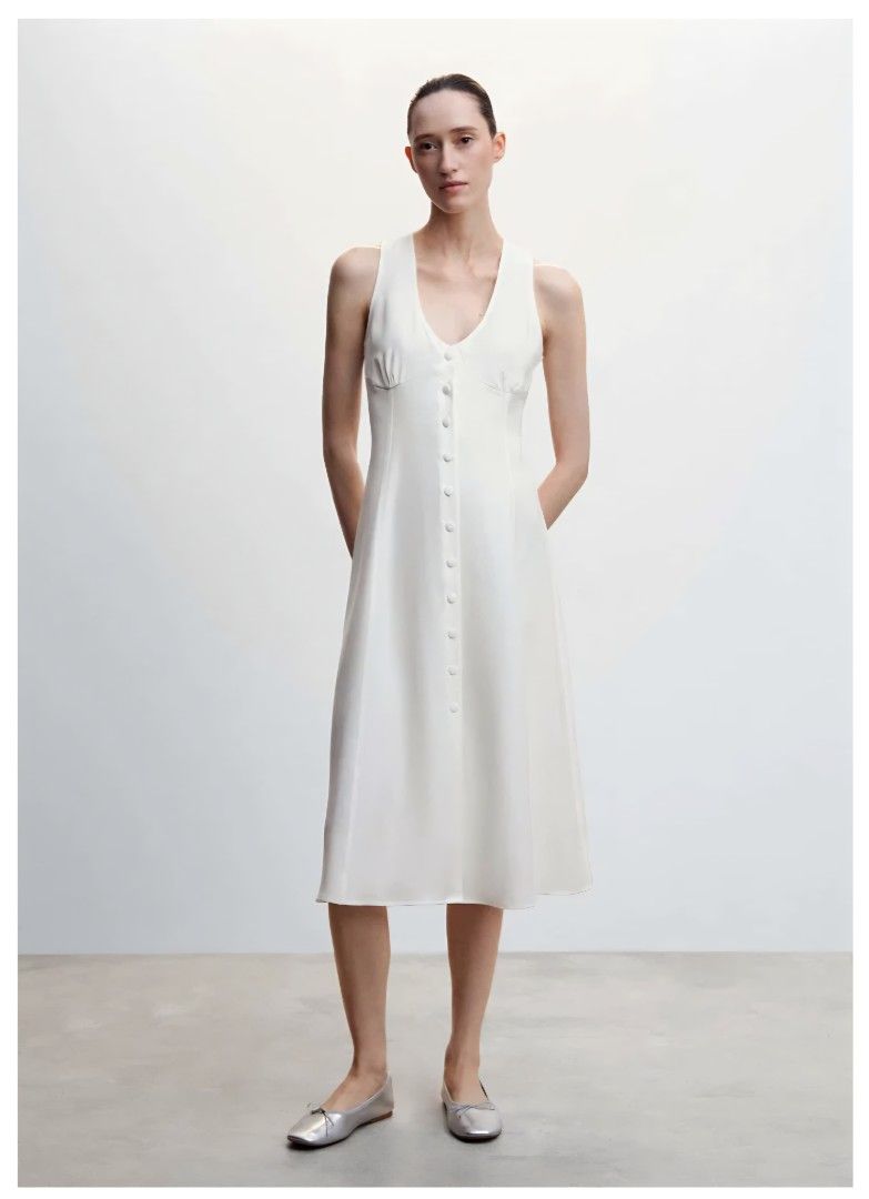 Mango White Button Down Dress (Category: Dresses) located in Dasmarinas. Submitted by 32mimimi (Listing ID 1467080441, Image 3). Description: .