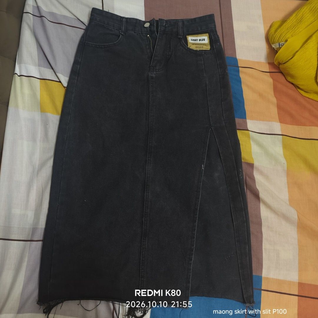 Maong skirt with slit (Category: Skirts) located in Manila. Submitted by emailmeonj79332 (Listing ID 1467154591, Image 1). Description: .