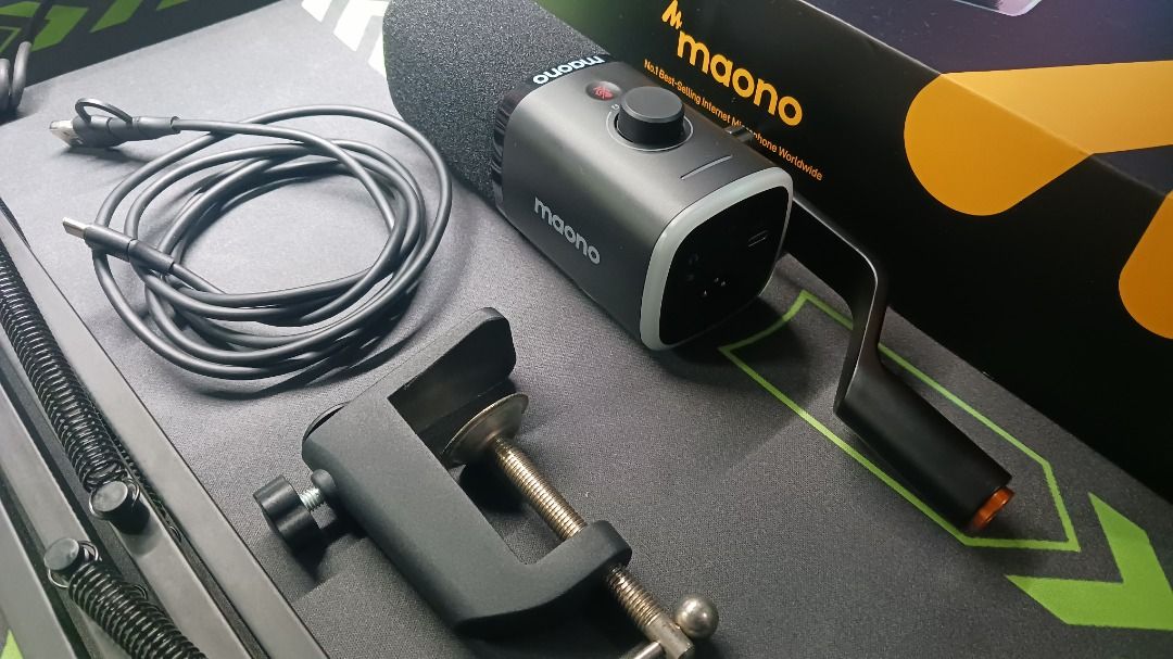 Maono PD100XS (Category: Other Accessories) located in Caloocan City. Submitted by oddpenguin_106d22 (Listing ID 1467150665, Image 2). Description: Selling my 2-month old PD100XS from Maono, it comes with everything including its box. Like-new condition..