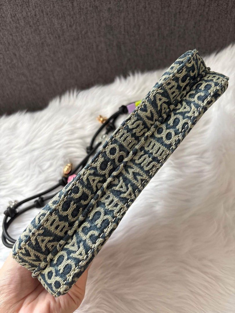 Marc Jacobs bag (Category: Luxury Bags & Wallets) located in Quezon City. Submitted by matchaaa_shop (Listing ID 1467148504, Image 3). Description: SUPER SALE !! Bnew Original ✅💯.