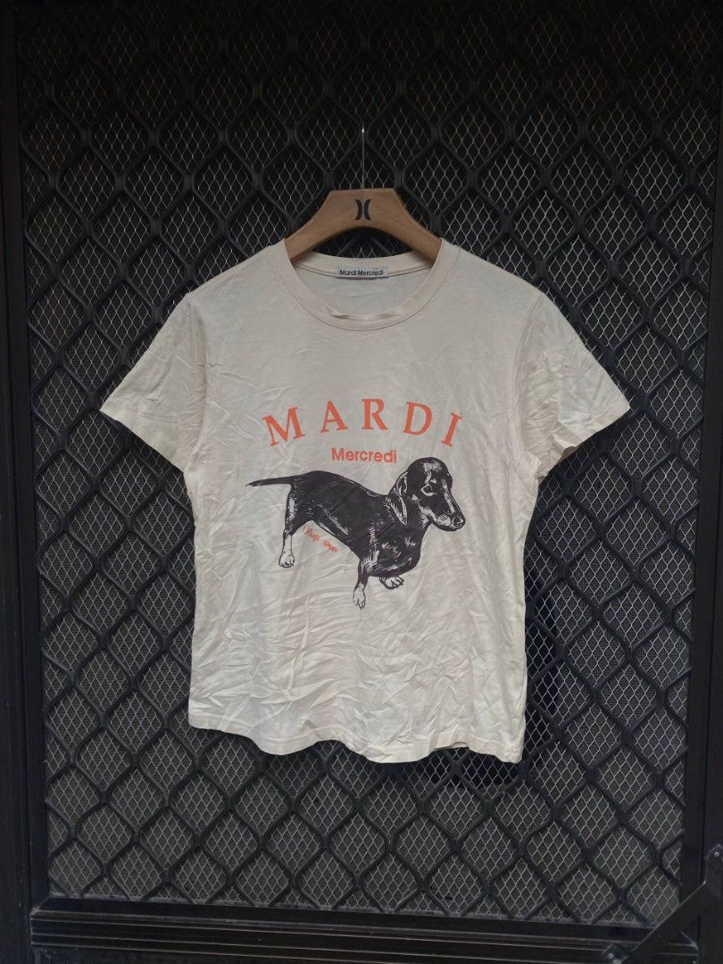 Mardi Mercredi (Category: Shirts) located in Muntinlupa City. Submitted by eksenathriftshop (Listing ID 1467096918, Image 1). Description: Good Condition Issue: Minimal issue on print and stain (check photos).