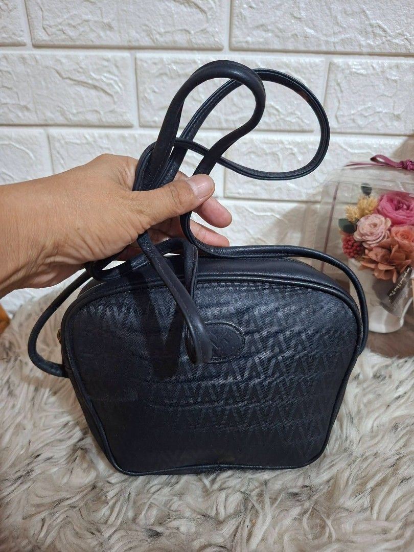 Mario Valentino crossbody (Category: Luxury Bags & Wallets) located in Tagum. Submitted by ynez.luxurypicksph (Listing ID 1467009151, Image 1). Description: so cute vintage preloved Japan with mininal signs of usage please check photos closely.