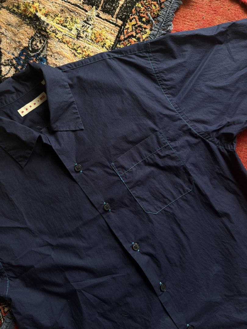 Marni x Uniqlo Polo (Category: Tshirts & Polo Shirts ) located in Pasay City. Submitted by namastenamstenamaste (Listing ID 1466971914, Image 3). Description: Marni x Uniqlo Polo Contrast stitching no issue W:22 L:26 +sf .