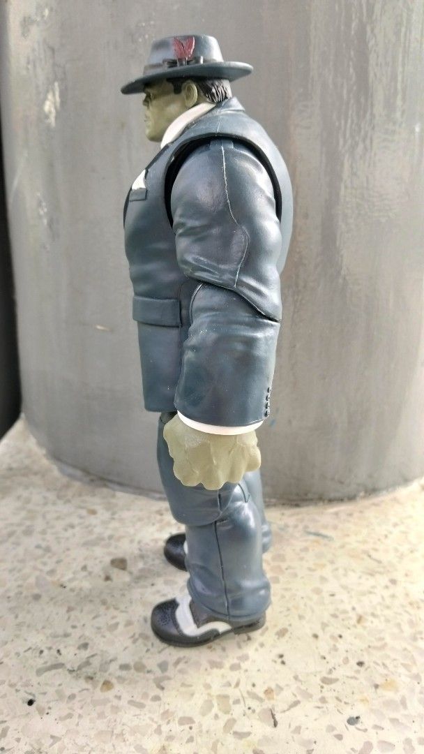 Marvel Legends Joe Fixit (BAF) (Category: Figurines & Statues) located in Davao. Submitted by Negan (Listing ID 1467095943, Image 2). Description: Marvel Legends Joe Fixit build a figure. Good condition and tight joints. Used only for display. Location: Davao City Payment: Gcash Shipping: J&T.