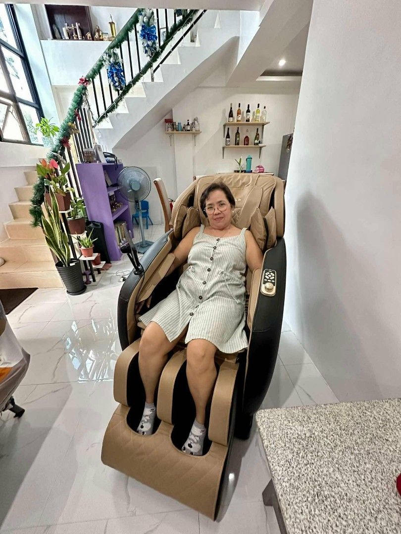 MASSAGE CHAIR (Category: Chairs) located in Manila. Submitted by jellycalica (Listing ID 1467124528, Image 2). Description: FOR SALE: Stellar NASA AI Massage Chair 🤍 💰 Original Price: ₱79,000 💸 Selling Price: ₱59,000 RFS: Takaw sa space Details: 🤍 6 months used 🤍 Rarely used. well-maintained and clean 🤍 Perfect for home relaxation after a long day 🤍 No issues, ready to use! Features: ✨ Over 20 MASSAGE Options (Shiatsu, Kneading, Tapping, T