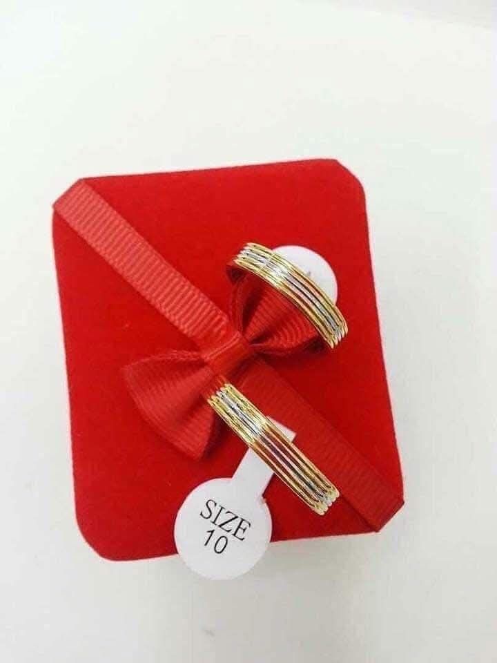 Matching Couples Rings Multiple Sizes Available Gift Box (Category: Rings) located in Manila. Submitted by onlineshopmate (Listing ID 1467132338, Image 3). Description: - Available Sizes: US 6 to 10 - Color Options: Gold, silver, and two-tone designs - Finishes: Textured or polished - Packaging: Free red or white gift box with a ribbon - Perfect matching set for couples and special occasions.