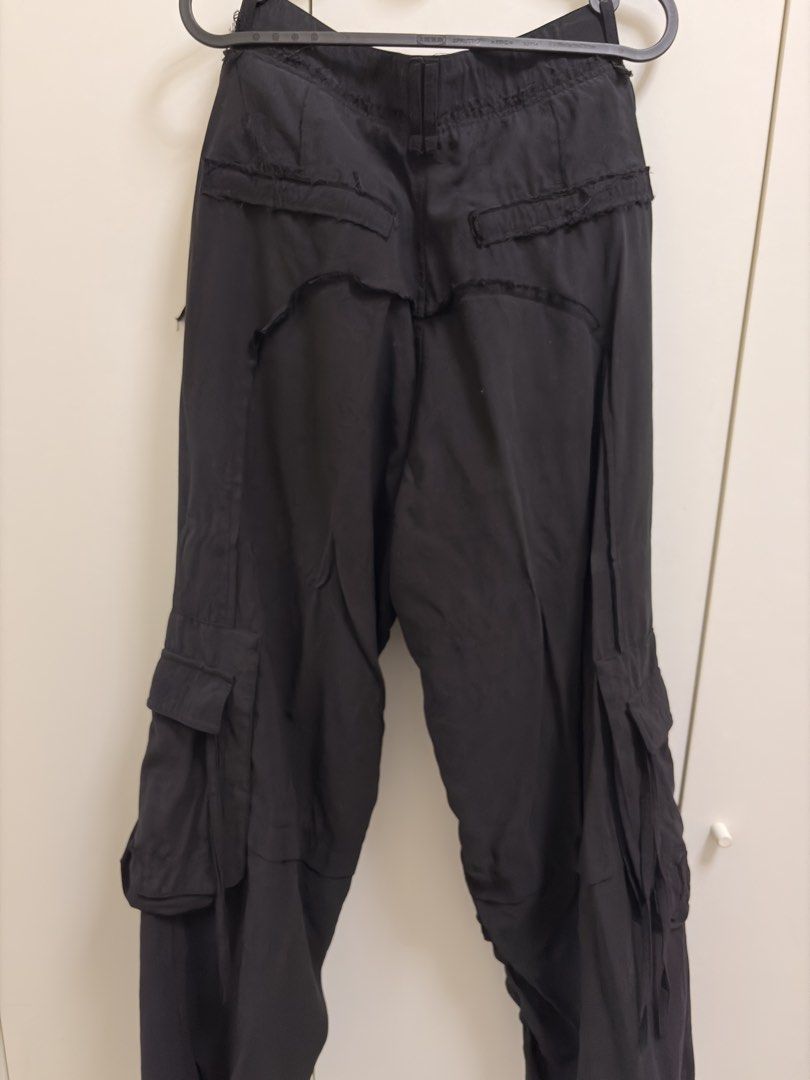 Matin Kim black pants (Category: Other Bottoms) located in Quezon City. Submitted by j.styles (Listing ID 1467102499, Image 3). Description: Length 42 inches Waist 32 inches.