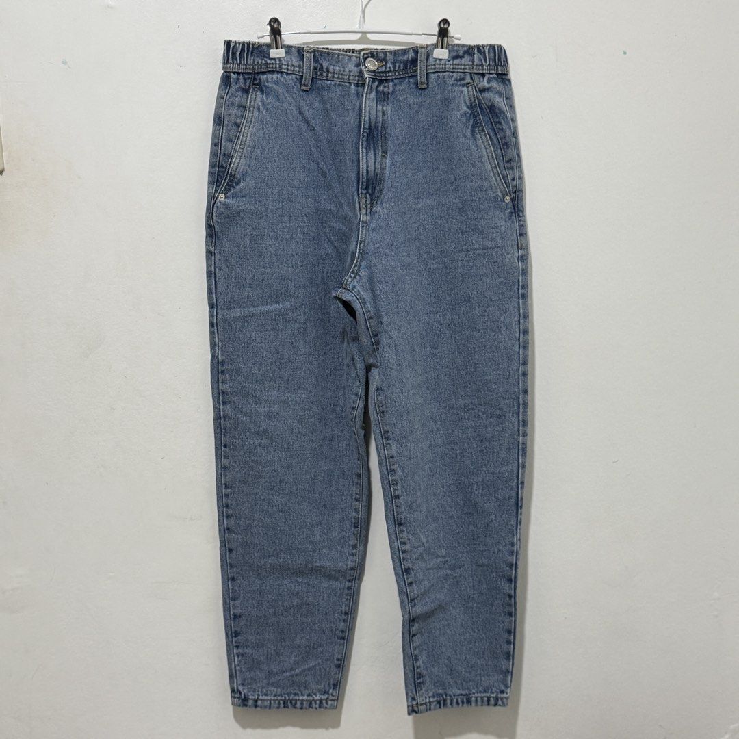 MAX jeans for men (Category: Jeans) located in San Fernando. Submitted by whatlunashops (Listing ID 1467099593, Image 1). Description: size 32 washed blue color.