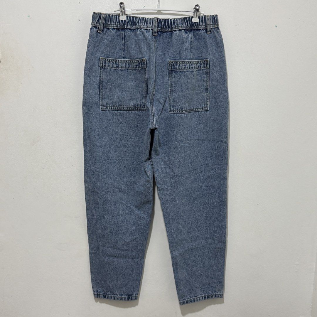 MAX jeans for men (Category: Jeans) located in San Fernando. Submitted by whatlunashops (Listing ID 1467099593, Image 3). Description: size 32 washed blue color.
