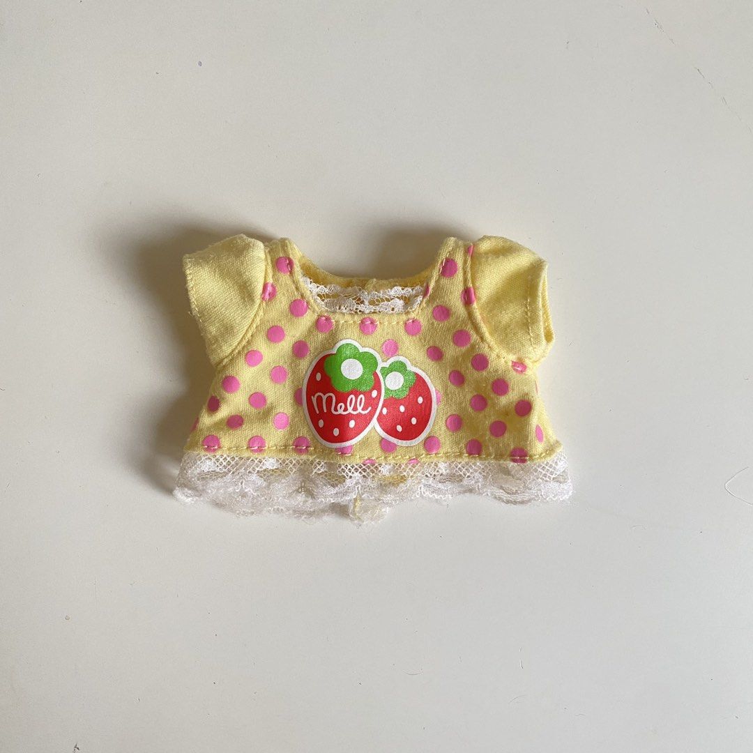 Mell Chan Yellow Polka Dot Top (Category: Kids Toys) located in San Pedro. Submitted by jellybean.co (Listing ID 1467128003, Image 1). Description: .