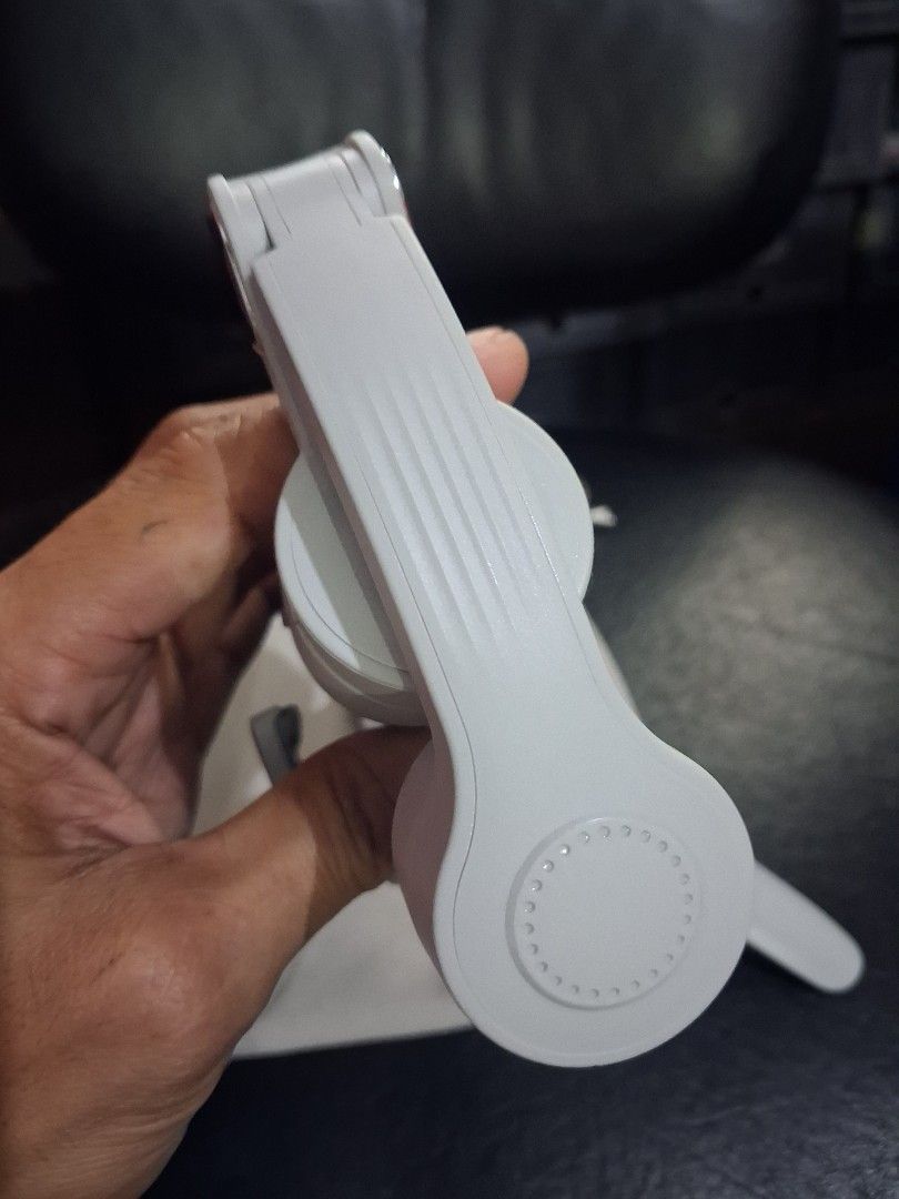 Merak One 3 Axis Gimbal With Face Tracking & Hand Gesture (Category: Gimbals & Stabilizers ) located in Mandaluyong City. Submitted by daddyjpanlilio24 (Listing ID 1467073582, Image 3). Description: P 1500 FIX PRICE+SF Merak One Multi-Functional 3 Axis Gimbal With Hand Gesture & Face Tracker With usb cable, manual and bag Download the Gimbal play app Like new No issue Mandaluyong Shipping/payment: Gcash/Maya Jnt payment 1st no cod Lalamove paymen