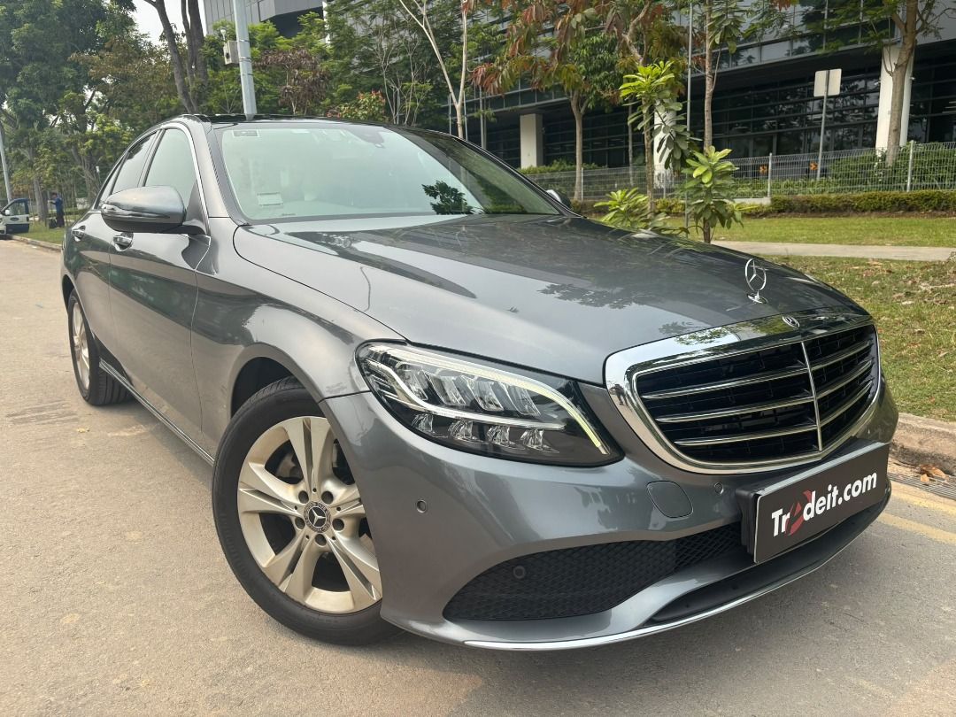 Mercedes-Benz C-Class Saloon Mild Hybrid C200 Exclusive Auto (Category: Used Cars) located in Singapore. Submitted by tradeit.com (Listing ID 1467025203, Image 1). Description: Mercedes-Benz C200 Mild Hybrid Exclusive | 1 Owner | Full C&C Servicing 💰 Price: $85,800 📅 Registered: 25 July 2019 🛣️ Mileage: 75,000km 👤 1 owner 📉 Listed depreciation: $20,690/year 𝗖𝗟𝗔𝗦𝗦𝗜𝗖 𝗠𝗘𝗥𝗖𝗘𝗗𝗘𝗦 𝗘𝗟𝗘𝗚𝗔𝗡𝗖𝗘 𝗙𝗢𝗥 𝗨𝗡𝗗𝗘𝗥 $𝟴𝟲𝗞! Enjoy ref