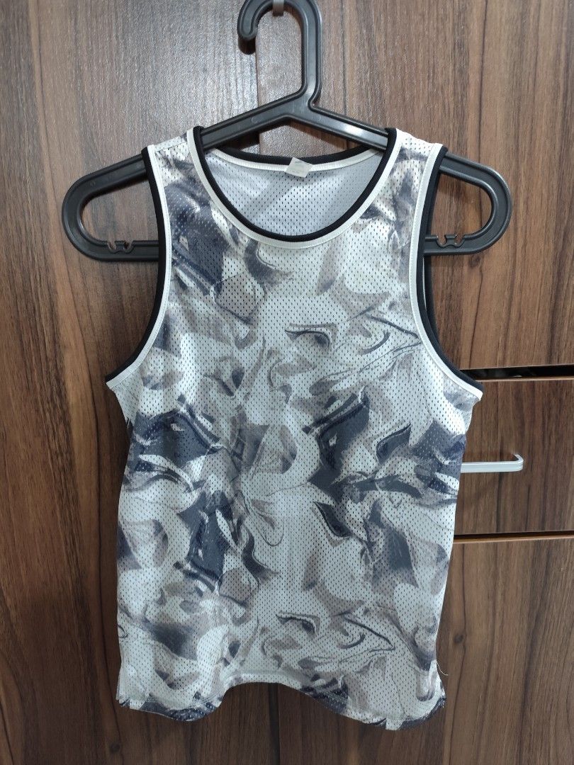 Mesh Sports Tank Top Grey White Abstract Pattern (Category: Sleeveless) located in Cavite. Submitted by zenshub (Listing ID 1467078246, Image 1). Description: .