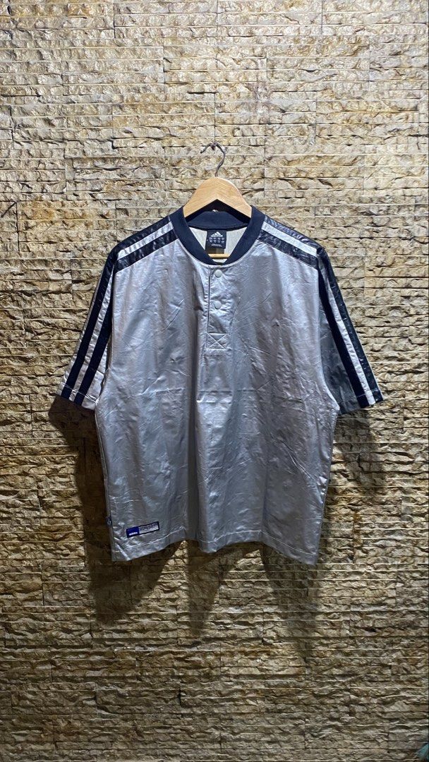 METALLIC ADIDAS TEE (Category: Tshirts & Polo Shirts ) located in Caloocan City. Submitted by oldgoodsth87003 (Listing ID 1467140860, Image 1). Description: .