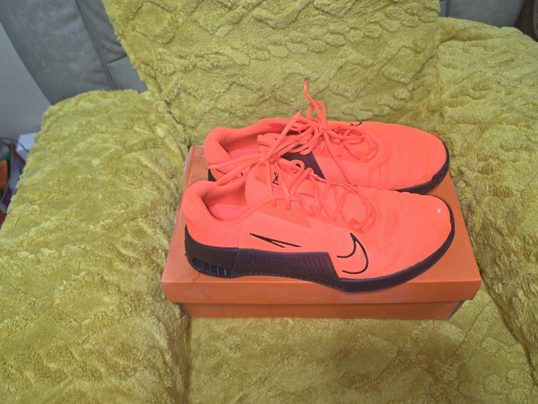 Metcon 9 size 13 (Category: Casual Shoes) located in Muntinlupa City. Submitted by clarky27 (Listing ID 1467109964, Image 3). Description: metcon 9 size 13 slightly used gym 1500 only.