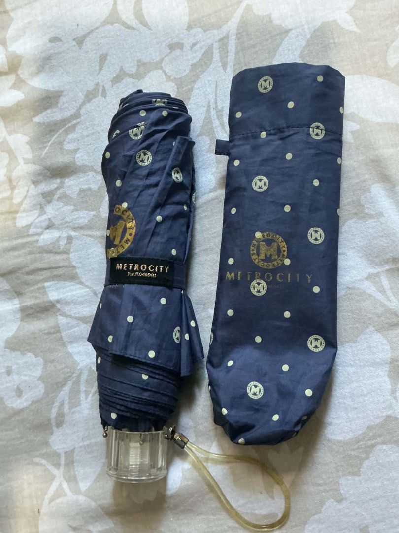 Metrocity umbrella (Category: Other Accessories) located in Angeles City. Submitted by ritenianstuff (Listing ID 1466998152, Image 1). Description: Authentic metrocity umbrella from Korea Add sf 55 Gcash oayment.