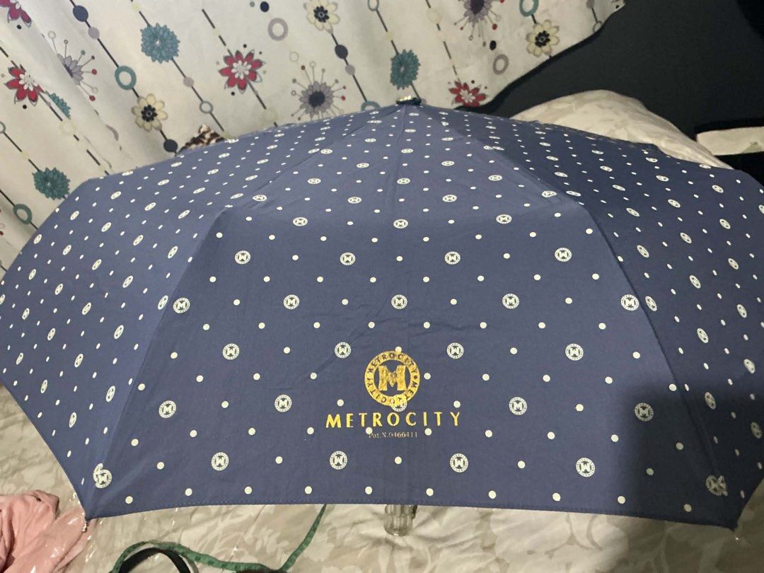 Metrocity umbrella (Category: Other Accessories) located in Angeles City. Submitted by ritenianstuff (Listing ID 1466998152, Image 2). Description: Authentic metrocity umbrella from Korea Add sf 55 Gcash oayment.