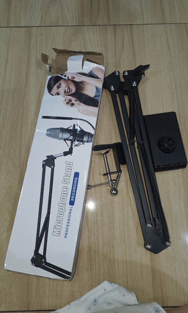 Microphone Stand (Category: Other Accessories) located in Quezon City. Submitted by Ley97 (Listing ID 1467087270, Image 1). Description: .