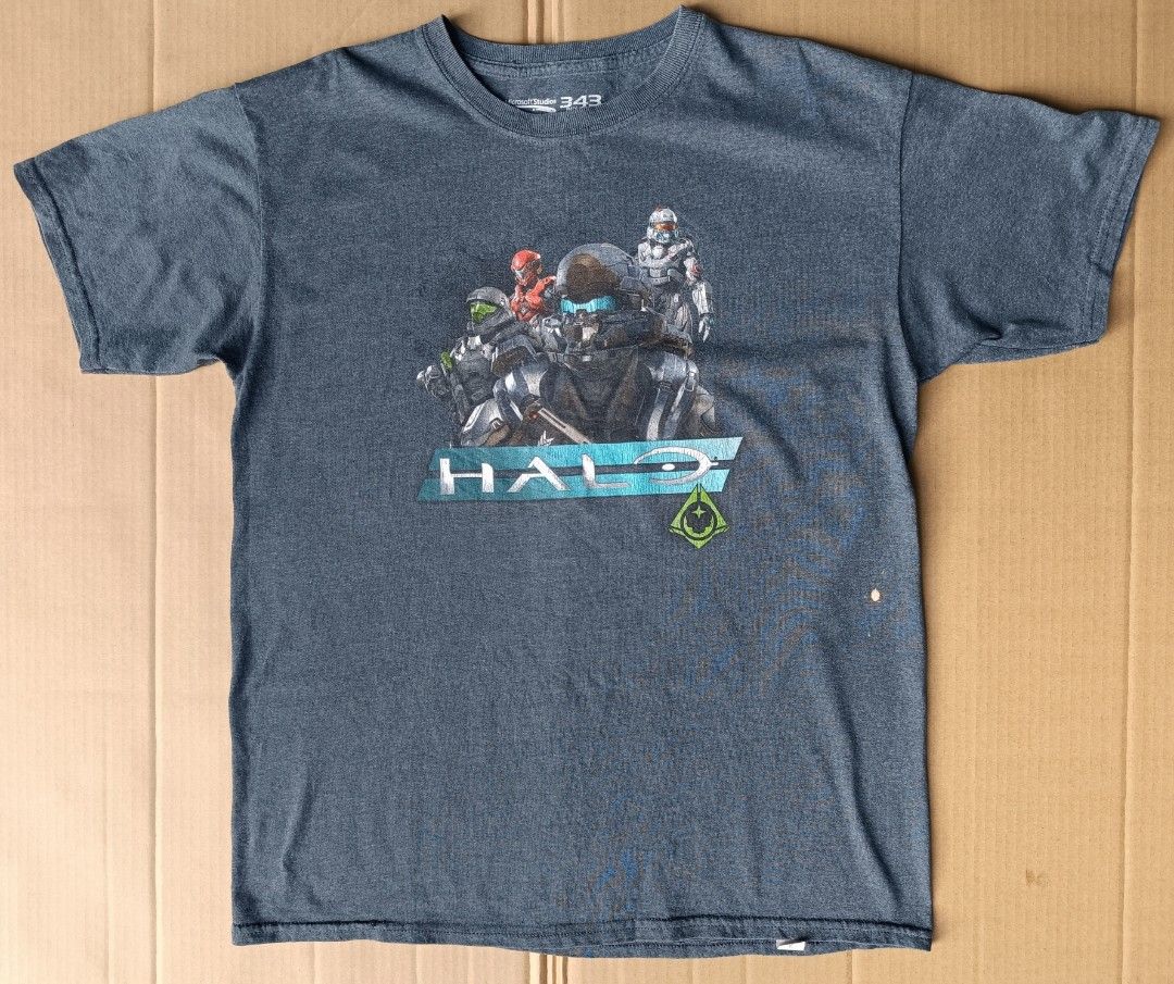 Microsoft Studio HALO Video Game Shirt (Category: Tshirts & Polo Shirts ) located in Bacoor. Submitted by nineties_kid (Listing ID 1467039335, Image 3). Description: >====> Microsoft Studio HALO Video Game Shirt Size: XL on tags. But fits like Large Shoulder width: 19 inches Sleeve length: 7 inches Shirt width: 20.5 inches Shirt length: 27 inches ISSUE: Meron bleach stain sa right part ng shirt. _________________________ -Modes Of Delivery: J&T/L