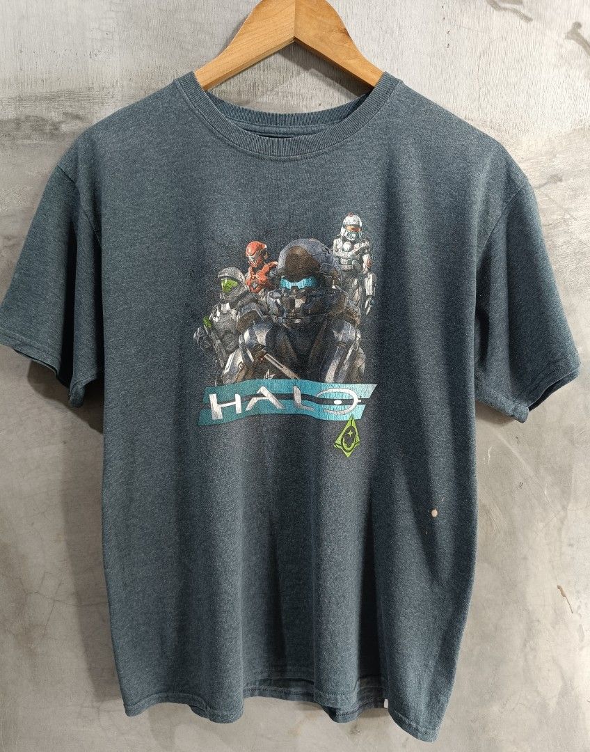 Microsoft Studio HALO Video Game Shirt (Category: Tshirts & Polo Shirts ) located in Bacoor. Submitted by nineties_kid (Listing ID 1467039335, Image 2). Description: >====> Microsoft Studio HALO Video Game Shirt Size: XL on tags. But fits like Large Shoulder width: 19 inches Sleeve length: 7 inches Shirt width: 20.5 inches Shirt length: 27 inches ISSUE: Meron bleach stain sa right part ng shirt. _________________________ -Modes Of Delivery: J&T/L
