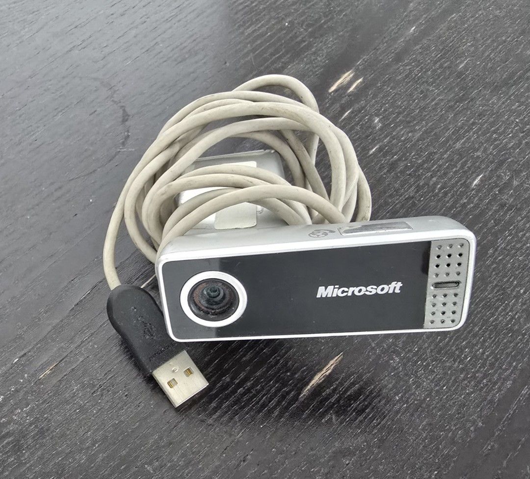Microsoft USB Webcam (Category: Webcams) located in Singapore. Submitted by zy.1119 (Listing ID 1466988721, Image 1). Description: Used for work last time. Not using it anymore..