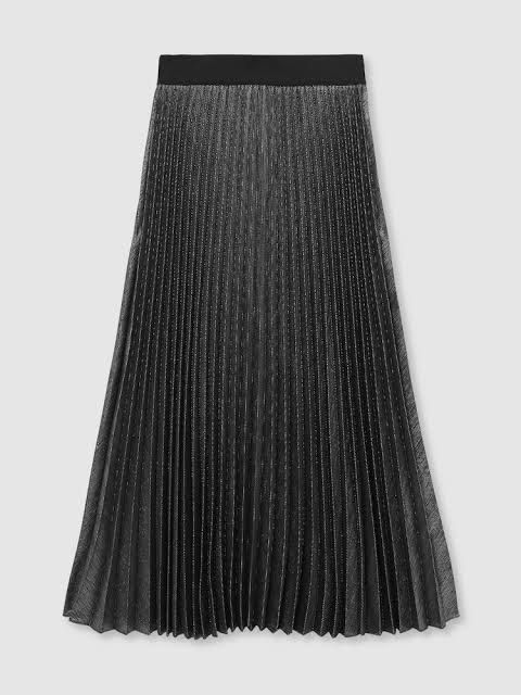 Midi Pleated Black Skirt (Category: Skirts) located in Las Pinas. Submitted by kylloren_ (Listing ID 1467029071, Image 1). Description: - rfs: decluttering - has a bit of lint which is removable :) - shipping is thru j&t helping tags [h&m, mango, zara, uniqlo, brandy melville, princess polly, y2k, coquette, dainty, vintage, early 2000s, grunge, cottagecore, basics, preppy, goth, fairycore, fairy, edikted, miu the label, isa the label, hollister, 