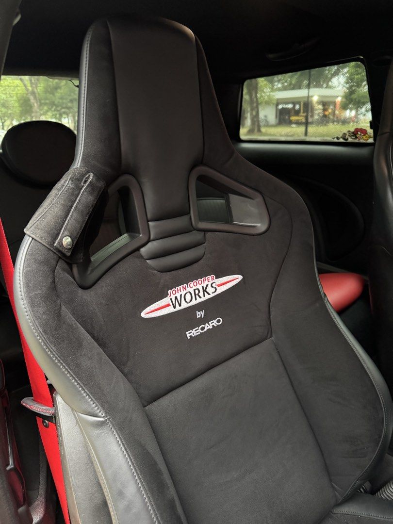 MINI John Cooper Works 1.6 (M) (Category: Used Cars) located in Singapore. Submitted by tomipu (Listing ID 1453195692, Image 2). Description: Condition see yourself everything well maintain history all complete MANUAL fun car gokart feel , rfs change to electric car no need consignment thanks .