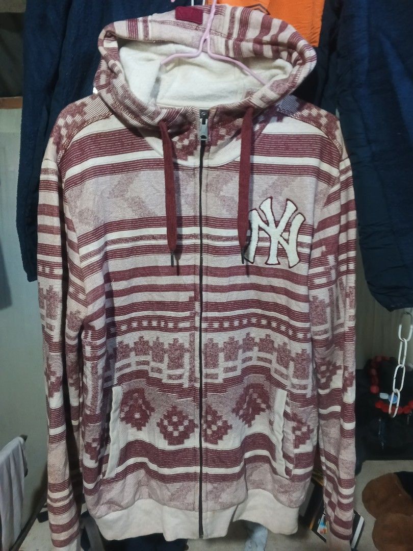 MLB fullzip (Category: Coats, Jackets and Outerwear) located in Isabel. Submitted by nieljun112187 (Listing ID 1467060249, Image 1). Description: MLB hoodie width 22 length 29 colorate 9 need wash.