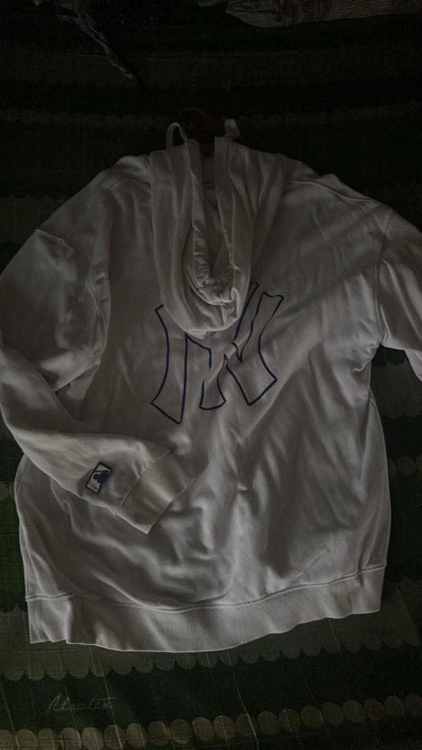 MLB HOODIE AUTHENTIC xl on tag (Category: Coats, Jackets and Outerwear) located in Caloocan City. Submitted by esonmuchx (Listing ID 1466994078, Image 2). Description: 500+sf can do ship via j&t.