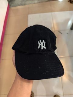 (Category: ) located in . Submitted by bsb.streetluxvintage.clothing (Listing ID 1466975037, Image 1). Description: .