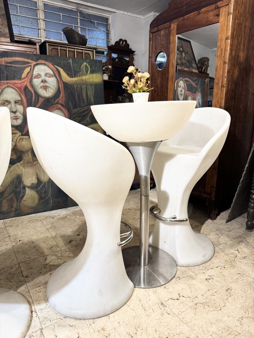 Modern Lighted Cocktail Table and Chair Stool (Category: Vintage Collectibles) located in Manila. Submitted by sinaunang_gamit (Listing ID 1467034746, Image 2). Description: Modern Lighted Cocktail Table and Chair Stool 5k per set Kayo n po mag lalagay ng lights sa loob. Loc: 6th ave caloocan.