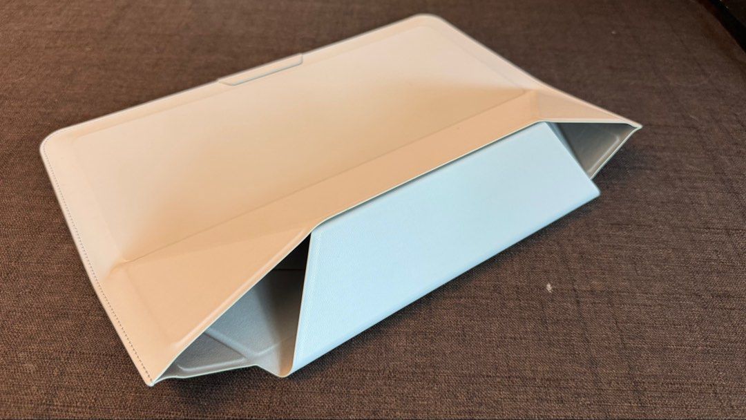 Moft Laptop Carry Sleeve (Category: Cases & Sleeves) located in Mandaluyong City. Submitted by khriscruz (Listing ID 1467042059, Image 1). Description: Size: 14 inch Color: Misty Cove.