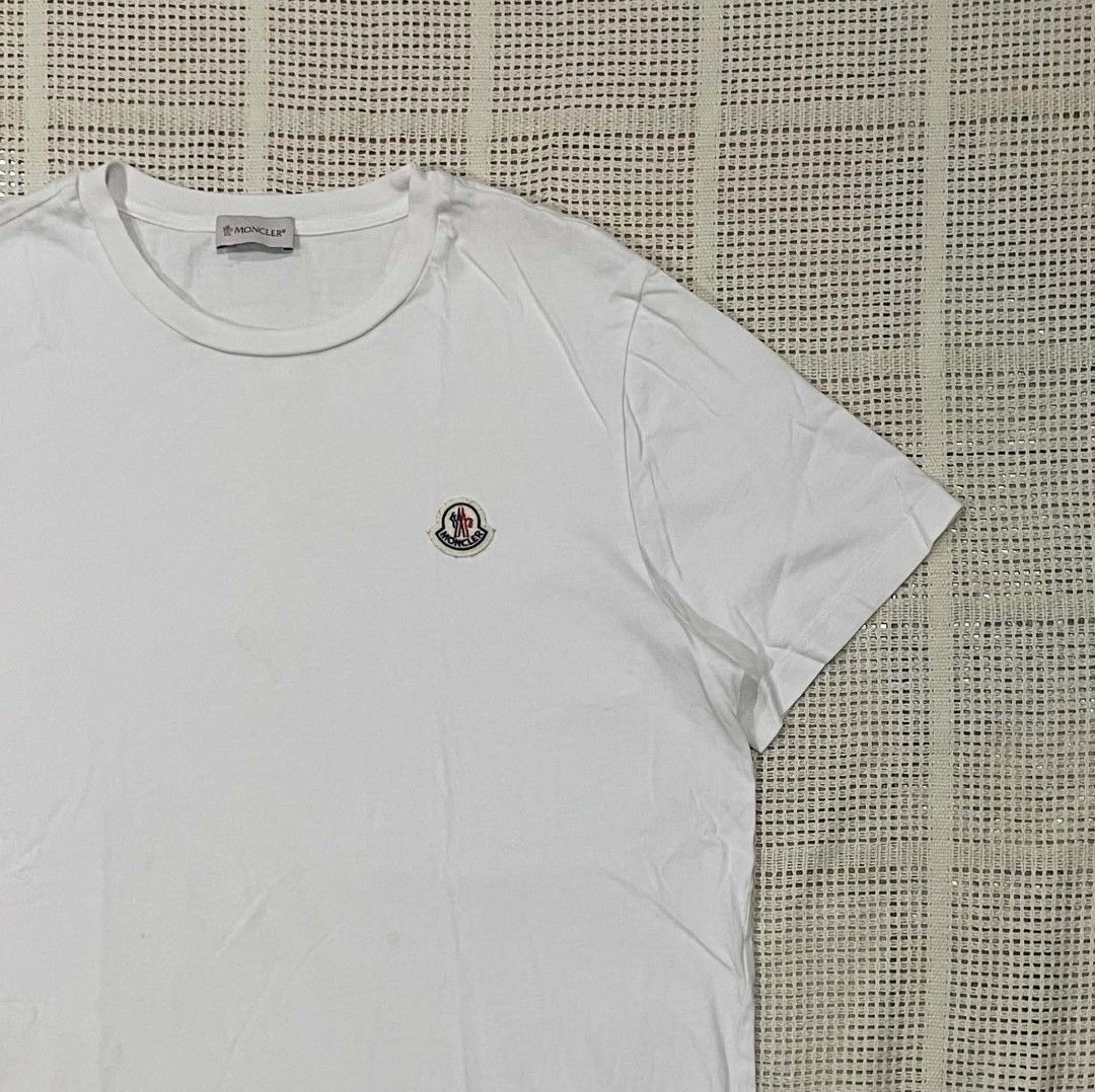 Moncler Enfant Logo Patch Tee (Category: Luxury Apparel) located in Bacolod City. Submitted by abkicks_apparel (Listing ID 1467129973, Image 3). Description: Moncler Enfant Logo Patch Tee Large on Tag W21.5 L28 Excellent Condition No Hidden Issues .