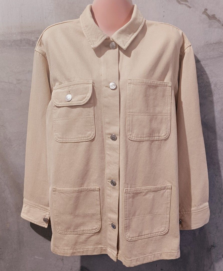 Monki Womens Beige Denim Jacket (Category: Coats, Jackets and Outerwear) located in Bacoor. Submitted by nineties_kid (Listing ID 1467026427, Image 2). Description: >===> Monki Womens Beige Denim Jacket Size: Extra Small on tag. Bu fits Medium. Color: Beige Shoulder width: 19 inches Sleeve length: 22 inches Shirt width: 20 inches Shirt length: 29 inches _________________________ -Modes Of Delivery: J&T/Lalamove/ LBC (Cash on Pick-up/COD) -Meet-up