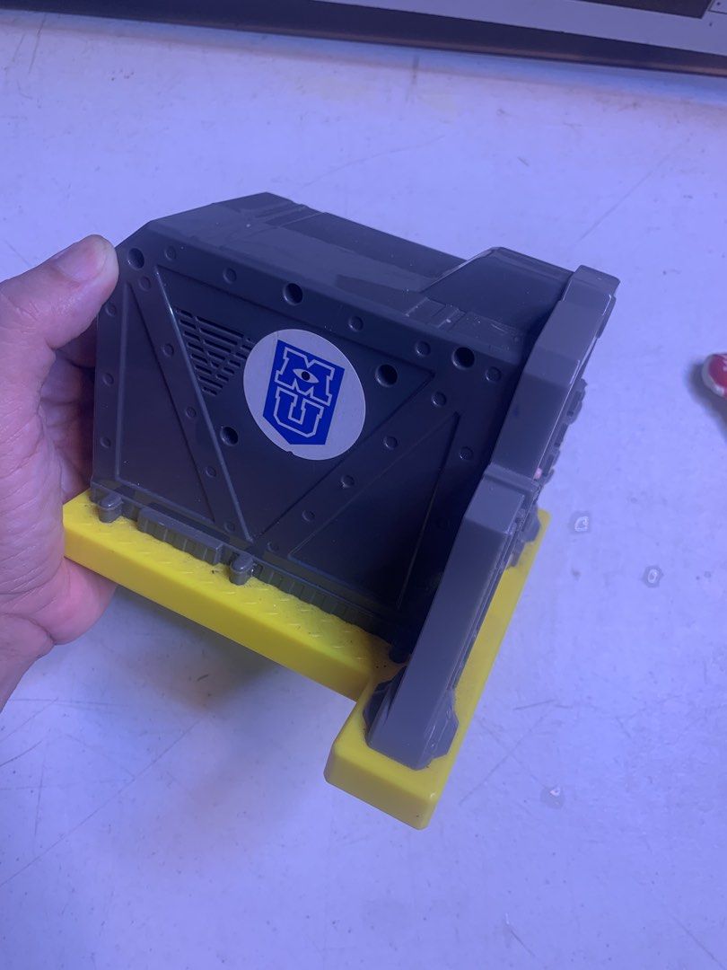 Monsters Inc - Door (Category: Kids Toys) located in Carmona. Submitted by bihira (Listing ID 1467006198, Image 2). Description: Monsters Inc - Door - WYSIWYG - Authentic Merch / w markings - working sounds and gimmiks.