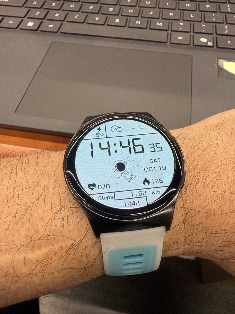 Motowatch 120 (Category: Wearables & Smart Watches) located in Caloocan City. Submitted by nuxvomica (Listing ID 1467029407, Image 1). Description: Motorola Moto Watch (Phantom Black) AMOLED display, 10-Day battery, heart rate & SpO2 tracking .